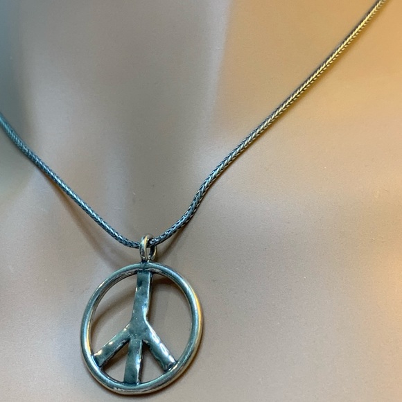 Silpada Vintage Sterling Peace Sign Necklace on Foxtail Chain/Necklace - Israel - Picture 4 of 13